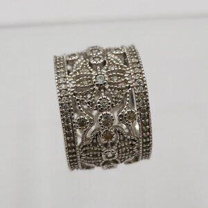 925 pattern band ring with clear stones